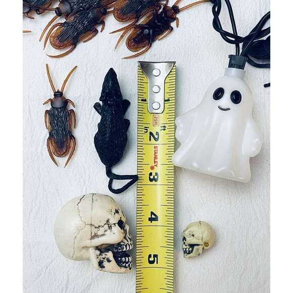 Halloween Lot Blow Mold Ghost String Lights + Skulls, Eyes, Mice, Roaches - Picture 9 of 10